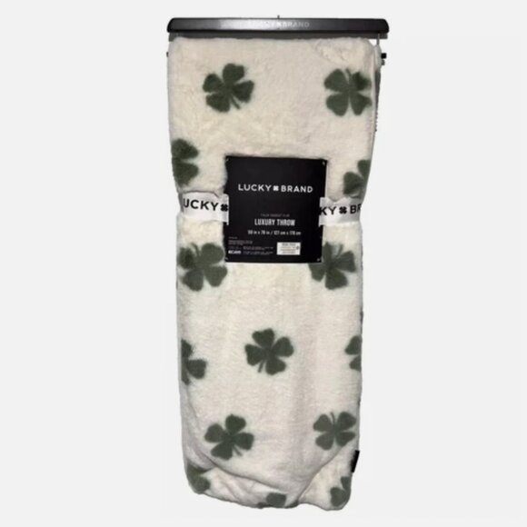 Lucky Brand Shamrock 4 Leaf Clover Faux Fur Throw Blanket Green St Patricks Day - Picture 1 of 9